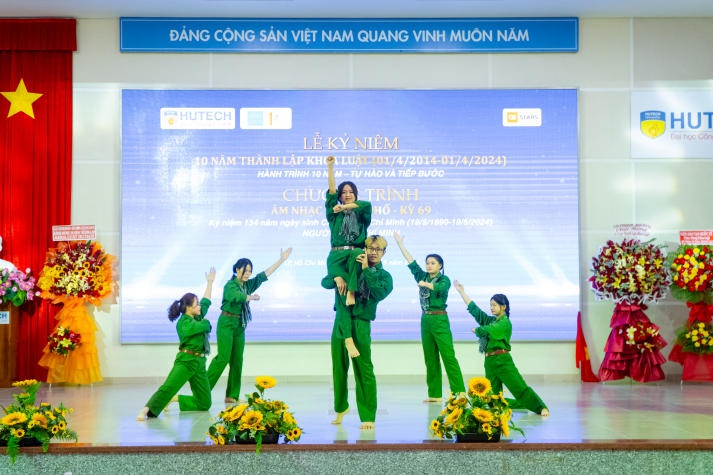 Khoa Luật HUTECH rộn ràng chào đón mốc son 10 năm thành lập 184