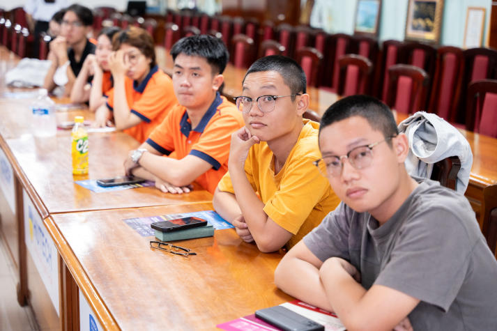 HUTECH-ers explore the potential of AI in media with expert from Macquarie University 58