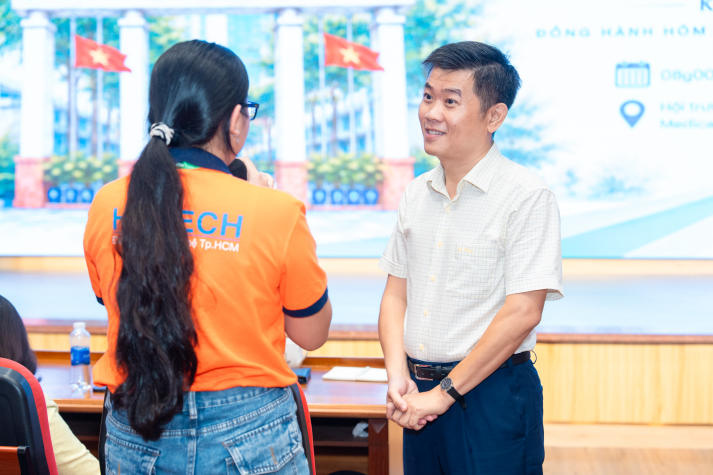 Tân sinh viên Khoa Thẩm mỹ và Khoa học sự sống sẵn sàng cho hành trình đại học 38