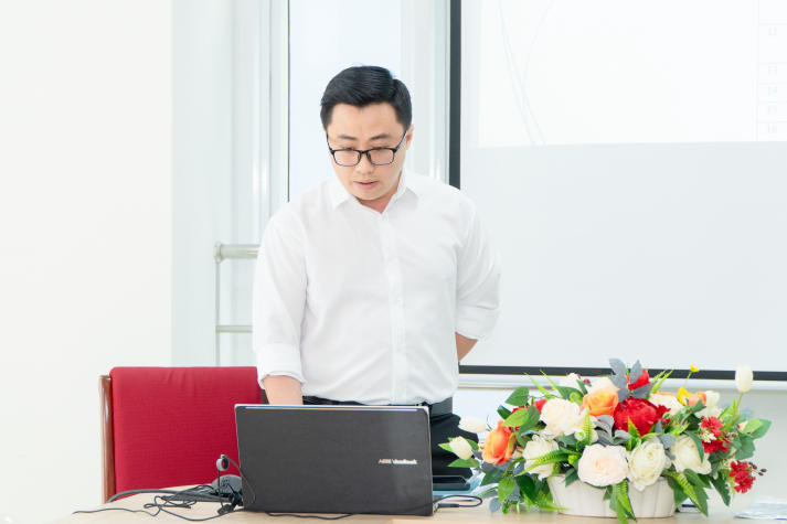 Nhiều góc nhìn sáng tạo trong nghiên cứu giảng dạy tiếng Anh tại buổi bảo vệ luận văn/đề án Thạc sĩ ngành Ngôn ngữ Anh 37