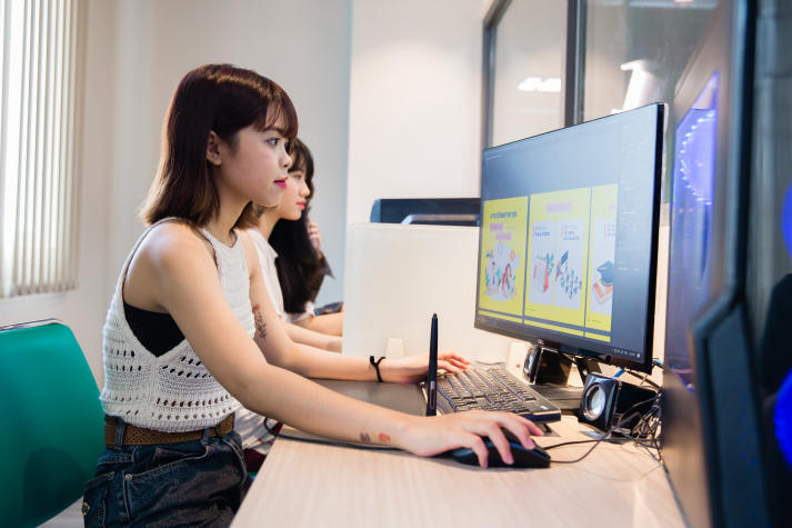 [Hướng nghiệp 2026] Thiết kế đồ họa: ngành của hình khối, màu sắc và cả thị trường 12