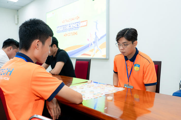 [HUTECH Games 2026]: Bùng nổ trí tuệ và tốc độ tại ngày thi đấu Cờ vua, Cờ tướng và Cầu lông 63