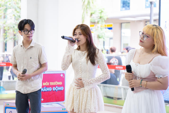 Văn nghệ sân trường HUTECH: “Giai điệu rộn ràng - sẵn sàng kỳ mới” 28