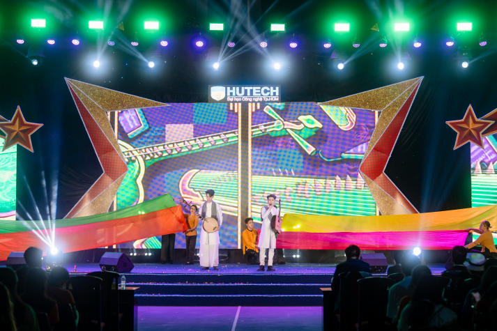 [Ảnh] Những khoảnh khắc vỡ òa cảm xúc tại Chung kết HUTECH’s Got Talent 2026 21