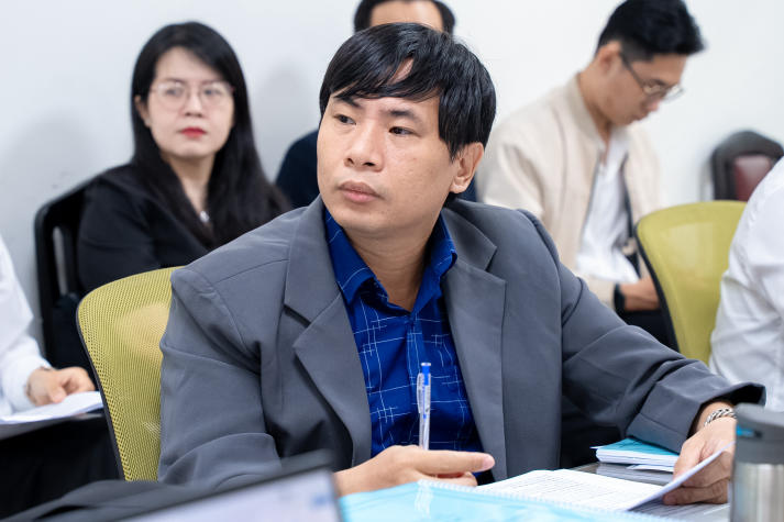 Học viên cao học Marketing phân tích hành vi số và xu hướng tiêu dùng mới 23