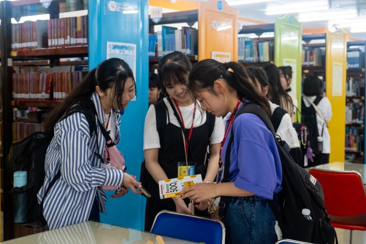 Học sinh Trường THPT Thành phố Fujinomiya (Nhật Bản) thích thú khám phá HUTECH và Chương trình “Home visit VJIT” 35