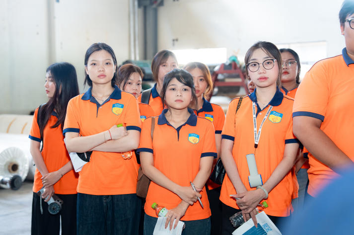 Sinh viên Trung Quốc học khám phá “guồng vận hành” doanh nghiệp quốc tế tại Taya Canvas Việt Nam 31