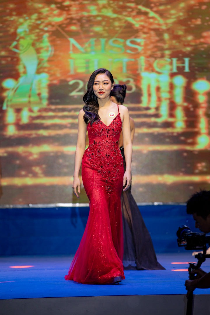 Nữ sinh Nguyễn Thị Tuyết Nhung đăng quang Hoa khôi Miss HUTECH 2023 243