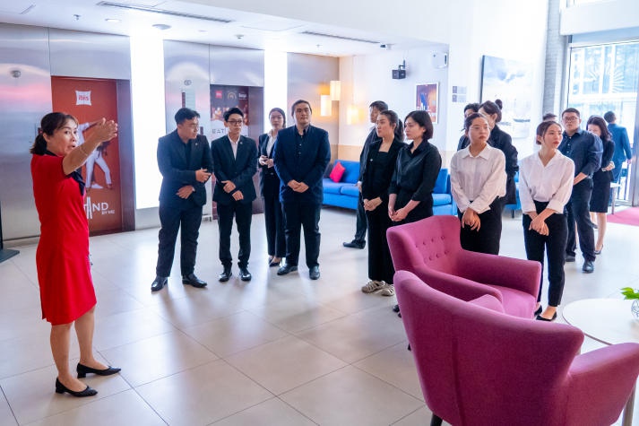 [Ảnh] Tham quan Novotel Living & ibis Saigon South, sinh viên HUTECH - CYU mở rộng kiến thức về môi trường dịch vụ cao cấp 41