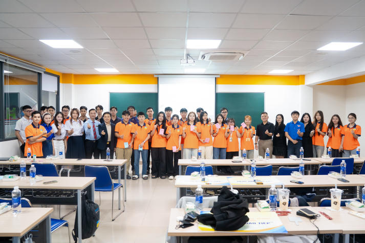 Sôi nổi ngày hội Chào đón Tân sinh viên Khoa Hệ thống thông tin quản lý: Khởi đầu hành trình kết nối công nghệ và kinh tế 97