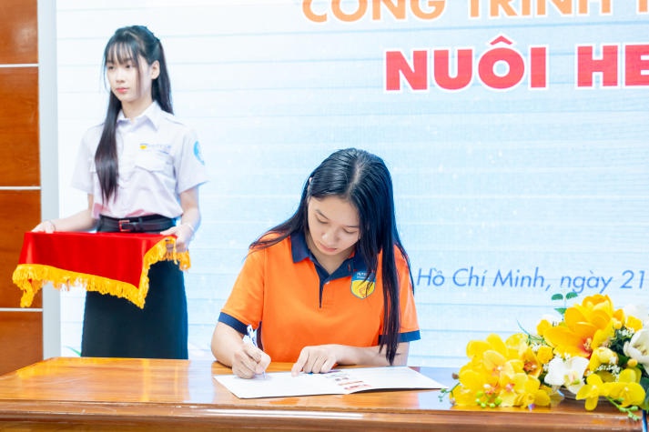 Phát động công trình thanh niên “Nuôi heo đất”, sinh viên Khoa Quản trị kinh doanh lan tỏa giá trị cao đẹp đến cộng đồng 38