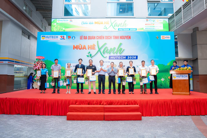 [Video] Gần 500 chiến sĩ Mùa hè xanh 2026 HUTECH ra quân, mang sức trẻ đến với cộng đồng 44