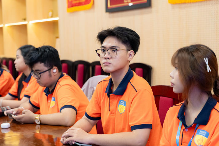 Chuyện nghề thực tế bồi đắp bản lĩnh cho sinh viên Luật HUTECH 60