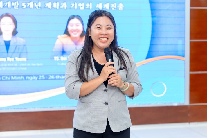 Sinh viên Khoa Hàn Quốc học khám phá “đòn bẩy” đưa doanh nghiệp Hàn Quốc vươn tầm toàn cầu 78