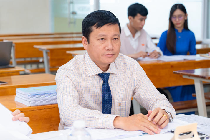 Nhiều giải pháp thiết thực được đề xuất trong buổi bảo vệ luận văn/đề án tốt nghiệp Thạc sĩ ngành Quản trị kinh doanh 18