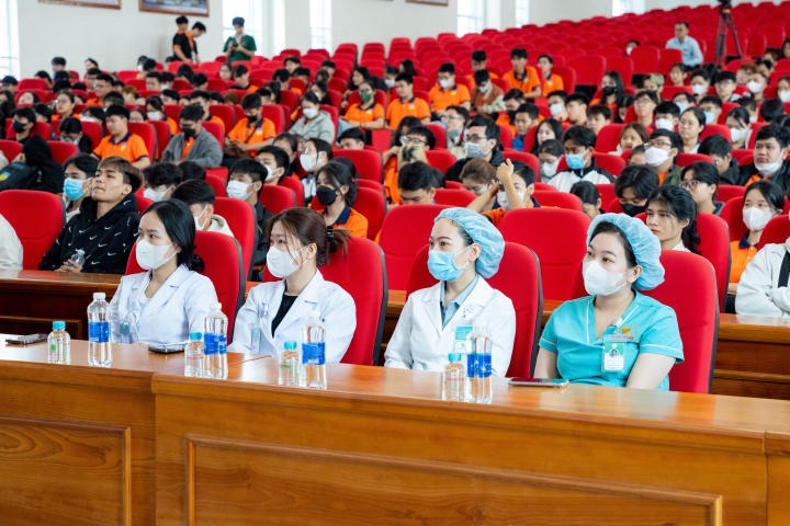 Sinh viên HUTECH tìm hiểu các vấn đề răng miệng và cách chăm sóc cùng chuyên gia 34