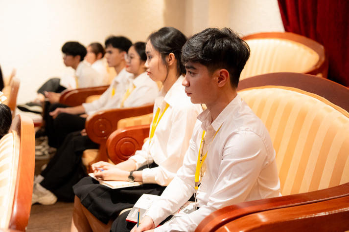 Sinh viên Khoa Tiếng Anh khám phá giá trị tiếng Anh trong lĩnh vực dịch vụ tại Vietravel 32