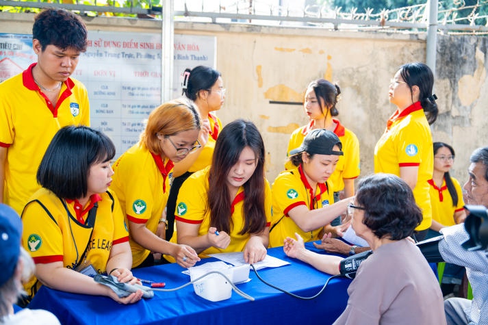 Sinh viên HUTECH giao lưu, tham gia hoạt động tình nguyện thú vị cùng sinh viên Hàn Quốc 69