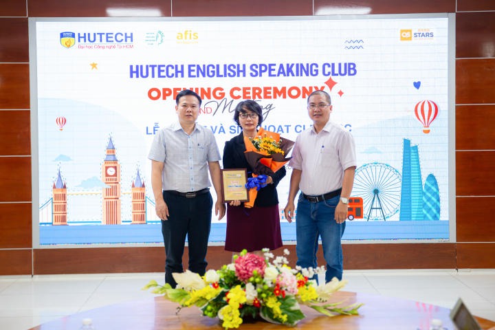 HUTECH chính thức ra mắt CLB nói tiếng Anh “HUTECH English Speaking Club” - HESC 106