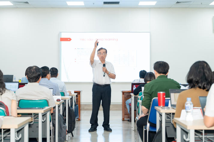 Giảng viên HUTECH tiếp cận phương pháp giảng dạy, đánh giá người học thời AI 39