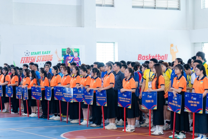 49 đội bóng hội tụ tại HUTECH, mở màn vòng Loại Bóng chuyền Đại hội Thể thao Sinh viên toàn quốc 2026 21