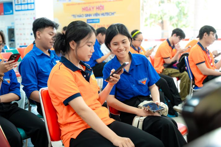 Ngày hội “Tự hào sinh viên HUTECH” khơi dậy sắc màu tuổi trẻ 59