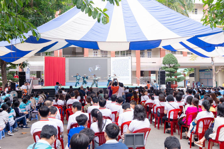 VJIT đồng hành cùng học sinh THPT trên hành trình hội nhập 16