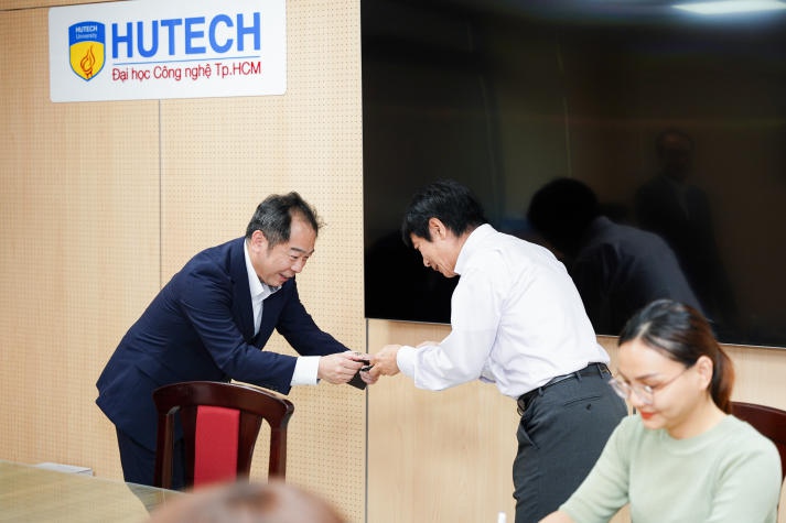 Khoa Nhật Bản học HUTECH làm việc cùng Công ty IFK và Công ty CP Nakayama Agency 55