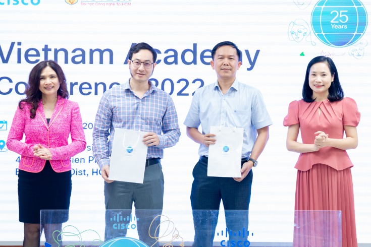 Khoa Công nghệ thông tin HUTECH tổ chức Hội nghị thường niên chương trình Học viện mạng Cisco Vietnam Academy Conference 2022 55