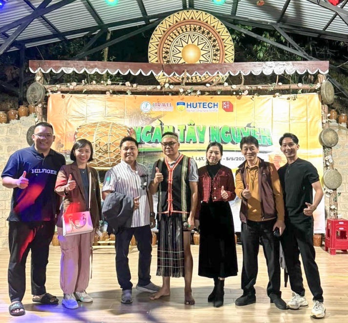 Sinh viên ngành Kiến trúc và Thiết kế nội thất HUTECH tham quan kiến tập tại TP. Đà Lạt 33