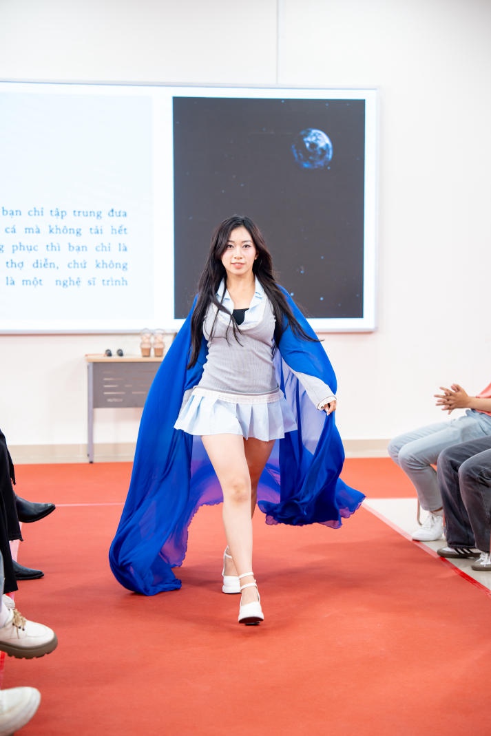 Siêu mẫu Lê Thu Trang và Như Vân “bật mí” cho sinh viên HUTECH kỹ năng trình diễn thời trang chuyên nghiệp 66