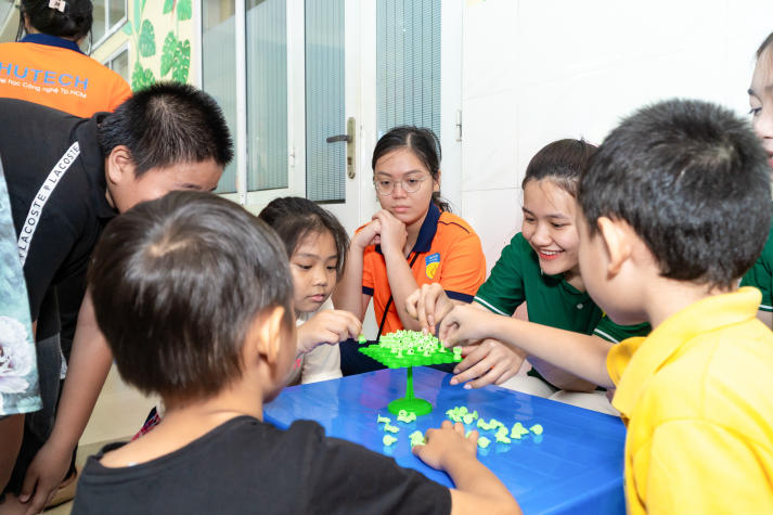 Lan tỏa mùa Trung thu ấm áp cùng Viện Khoa học Ứng dụng 68