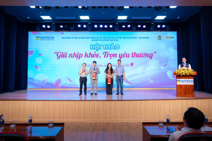 [Video] HUTECH trao gửi yêu thương, chăm sóc sức khỏe nữ CB-GV-NV dịp 20/10 38