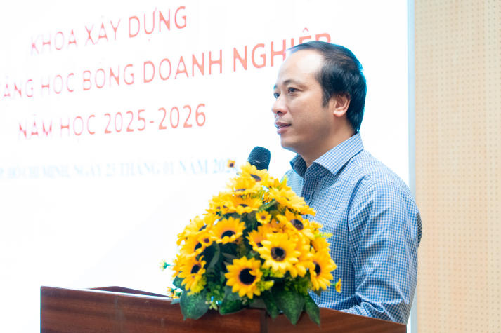 TRAO HỌC BỔNG DOANH NGHIỆP NĂM HỌC 2025-2026 8