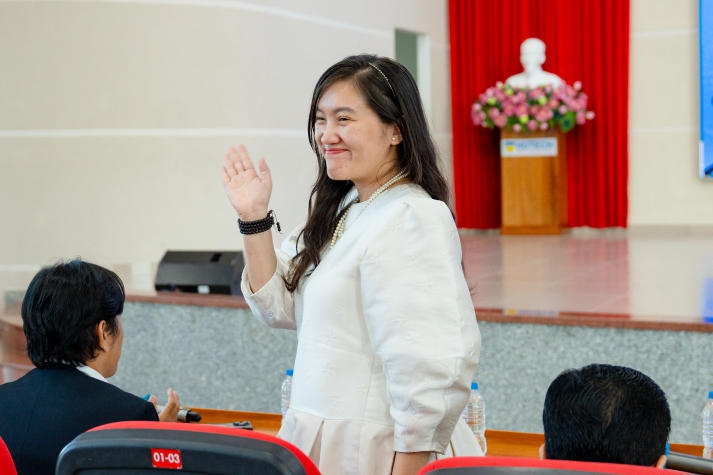 Sinh viên Quan hệ công chúng trình làng các video phóng sự và tỏa sáng tại Đêm tiệc "Dạ Huyền" 27