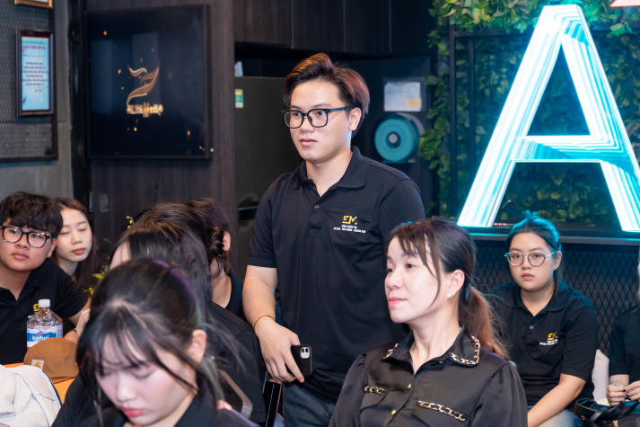Sinh viên Quản trị sự kiện "đột nhập" Alta Media, khám phá hậu trường công nghệ sự kiện hiện đại 67