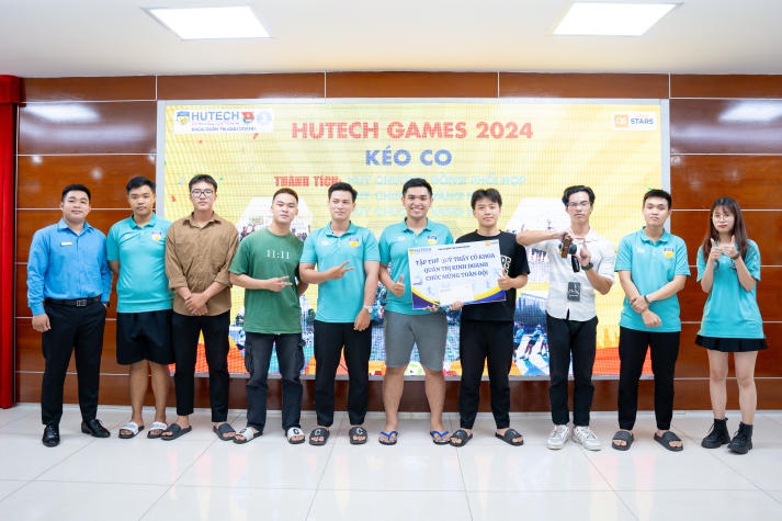 Khoa Quản trị kinh doanh vinh danh các vận động viên xuất sắc tại HUTECH Games 2024 180