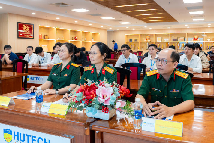 TRAO HỌC BỔNG DOANH NGHIỆP NĂM HỌC 2025-2026 18