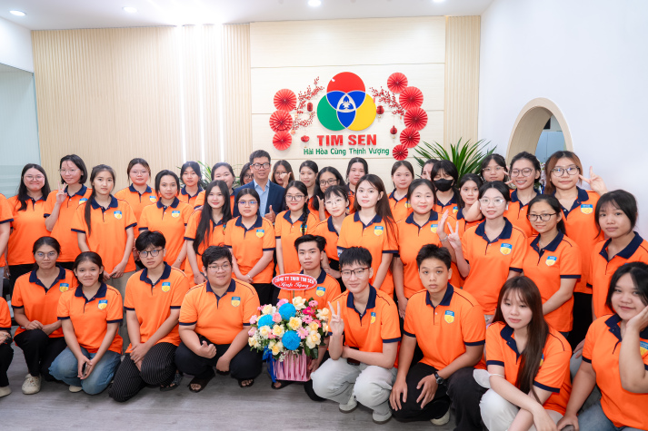 Sinh viên Khoa Tài chính - Thương mại tìm hiểu nghề kế toán và cơ hội thực tập tại Tim Sen 57