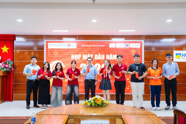 Khoa Quản trị kinh doanh họp mặt cán bộ Đoàn - Hội và CLB học thuật: Khởi động năm mới với tinh thần gắn kết 64