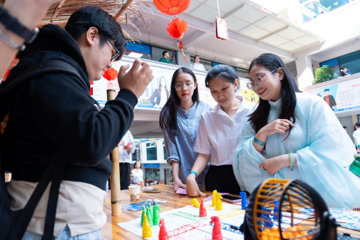 Độc đáo nét đẹp văn hoá tại “Tết Nguyên Phong” của sinh viên Quản trị Du lịch - Nhà hàng - Khách sạn 65