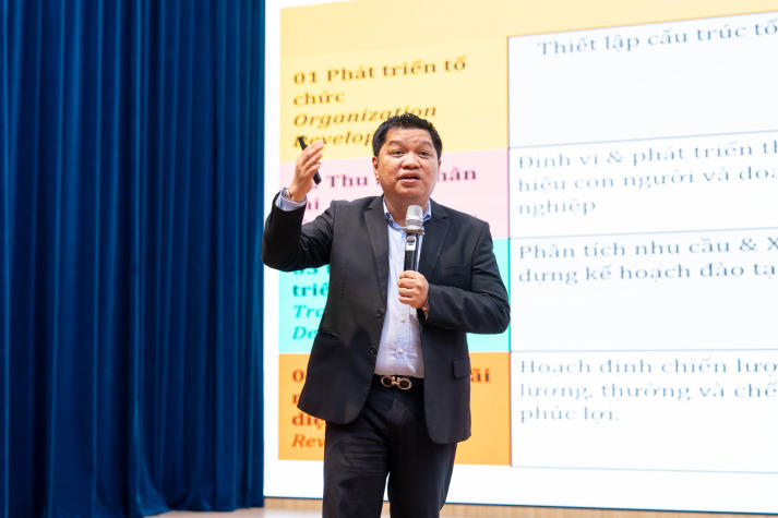 Chung kết “Thực chiến nghề nhân sự” 2025: Sân chơi thực học - thực làm cho sinh viên HUTECH 34