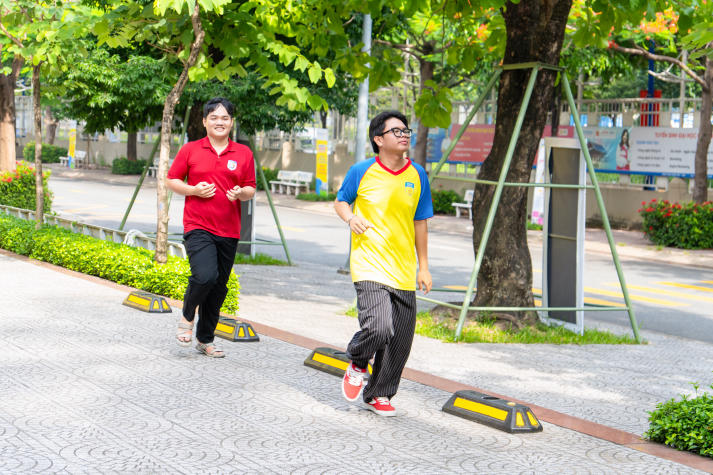Sinh viên Viện Kỹ thuật bứt phá năng lượng tại “HUTECH Youth Power” 36