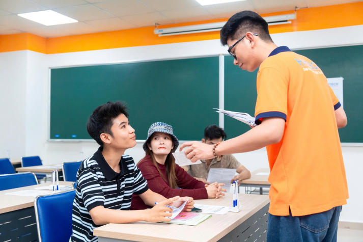 [Video] HUTECH trong mắt tân sinh viên và phụ huynh ngày nhập học 14