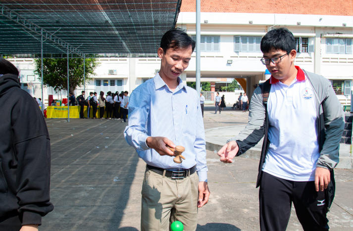 HUTECH Tour 2026 tại THPT An Thới (Bến Tre cũ): Đồng hành cùng học sinh vững vàng chọn ngành, tự tin bước vào tương lai 84