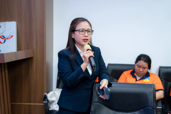 Bước vào “hậu trường” ngân hàng: Sinh viên Khoa Tài chính - Thương mại học nghề tại VRB 30