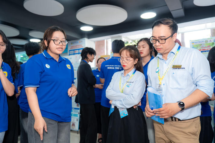 Gần 70 đội thi khởi động sân chơi học thuật sáng tạo “Thiết kế mô hình cơ thể học Thú y” lần IV - năm 2026 96