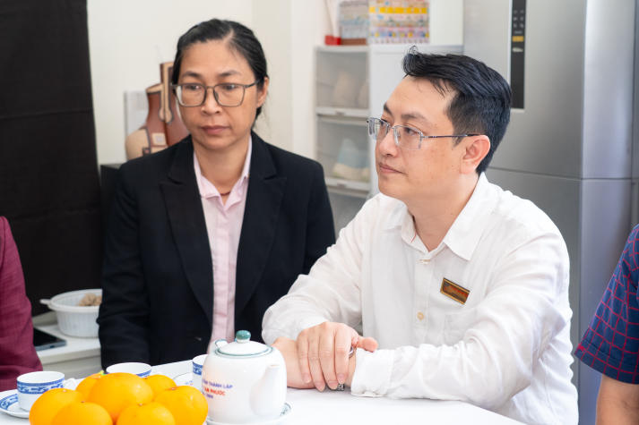Truy tặng Huy hiệu 40 năm tuổi Đảng cho cố đồng chí Cao Tùng Anh 52