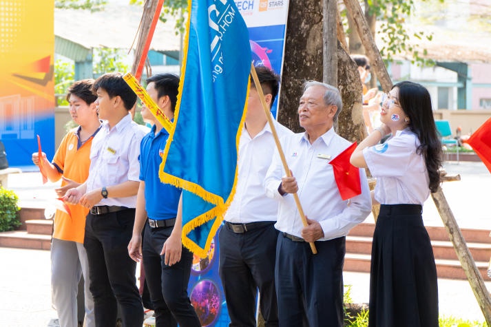 Sinh viên HUTECH rộn ràng chạy Việt dã hưởng ứng Tháng Thanh niên 153