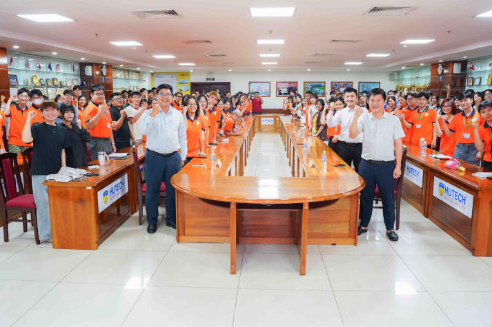 Chương trình Gặp mặt Ban cán sự Lớp Khóa 2026: Khơi dậy bản lĩnh và kết nối những “tân thủ lĩnh” sinh viên 52